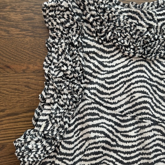 FRENCH CONNECTION Ruffle zebra tank top shirt Size US 6 - Picture 7 of 7